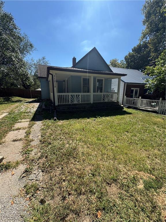 11215 Evans St, Sugar Creek, MO 64054