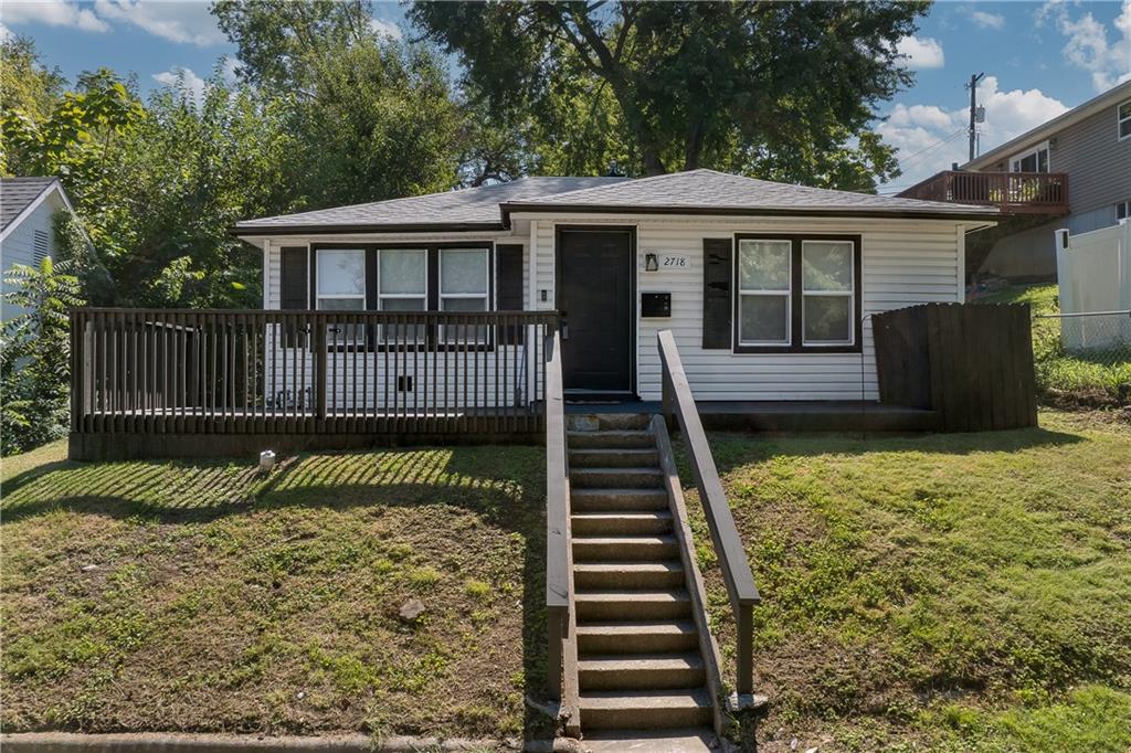 2718 Mary St, St Joseph, MO 64507