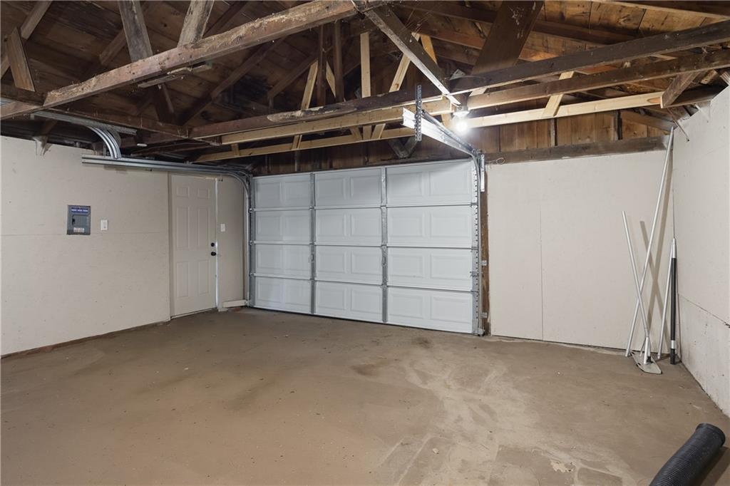 2718 Mary St, St Joseph, MO 64507