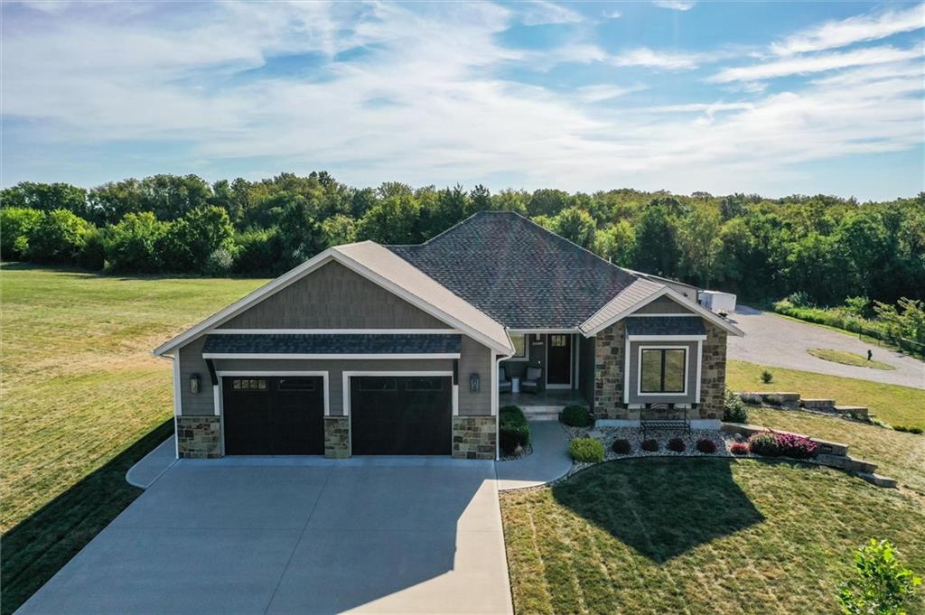 26009 S Summit Rd, Harrisonville, MO 64701
