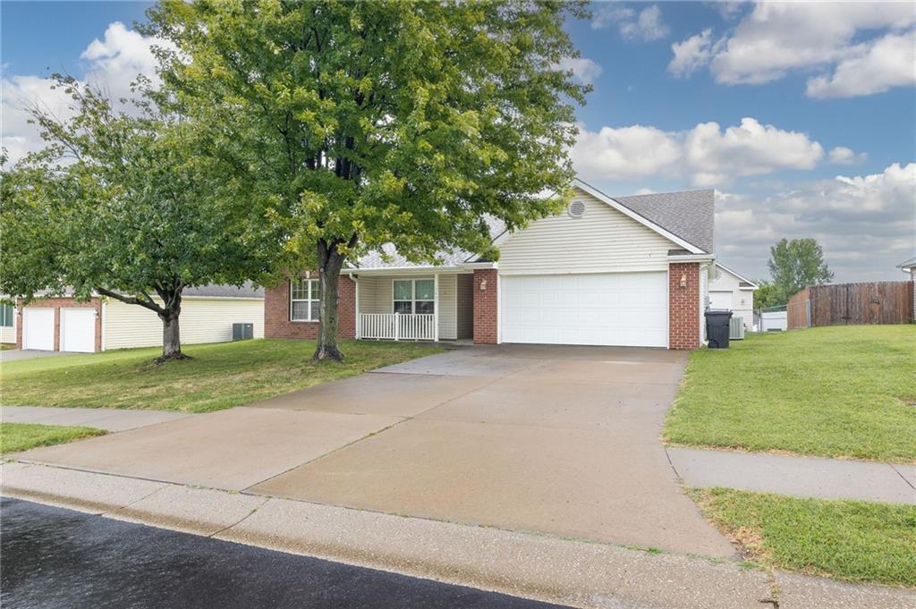 3405 Stardust Dr, St Joseph, MO 64503