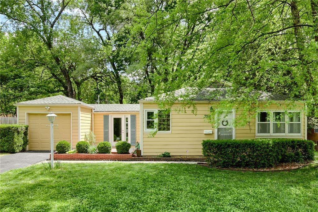 7001 Dearborn St, Overland Park, KS 66204