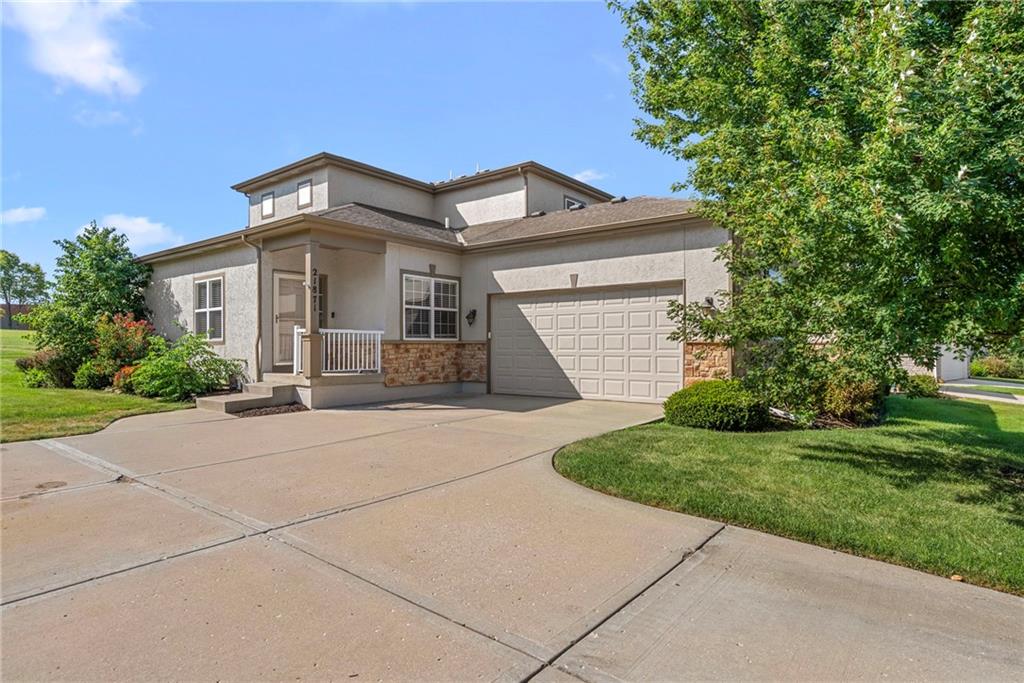 21871 W 116th Pl, Olathe, KS 66061