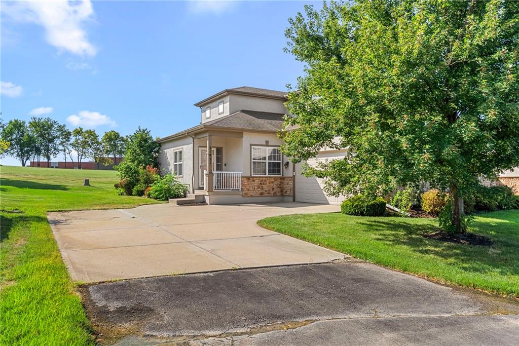 21871 W 116th Pl, Olathe, KS 66061