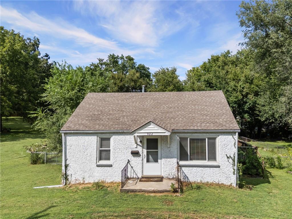 9612 E 31st St, Independence, MO 64052