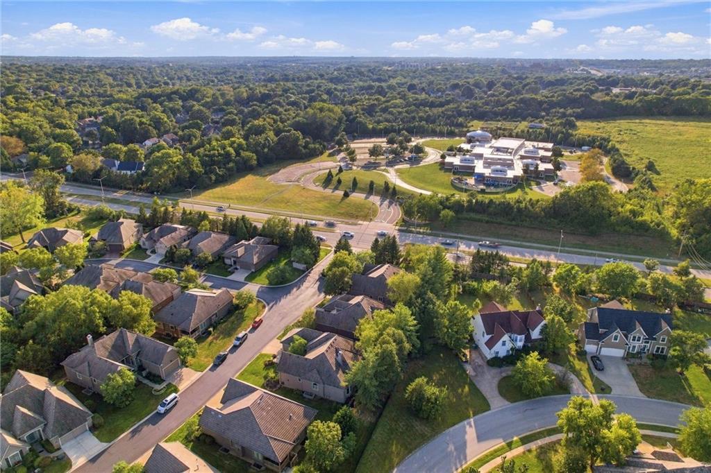 5404 W 124th Ter, Leawood, KS 66209