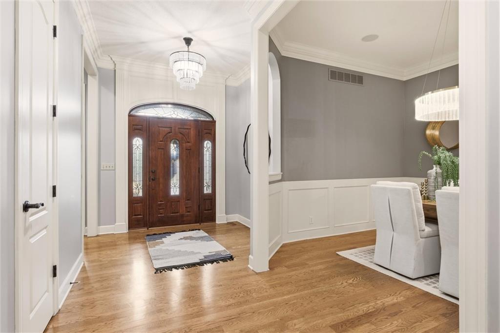 5404 W 124th Ter, Leawood, KS 66209