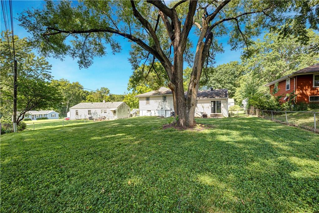 3421 N Chelsea Ave, Kansas City, MO 64117