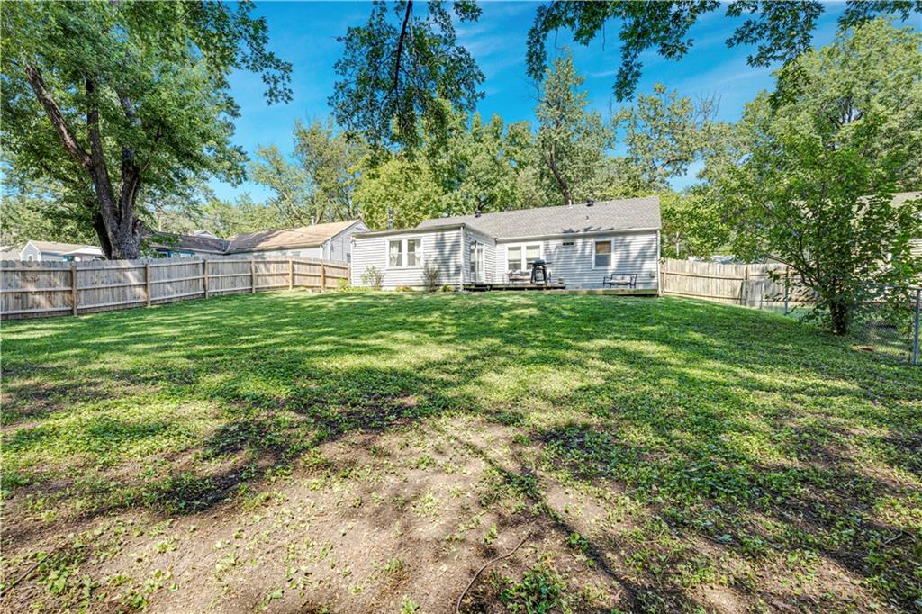 2611 W 77th St, Prairie Village, KS 66208