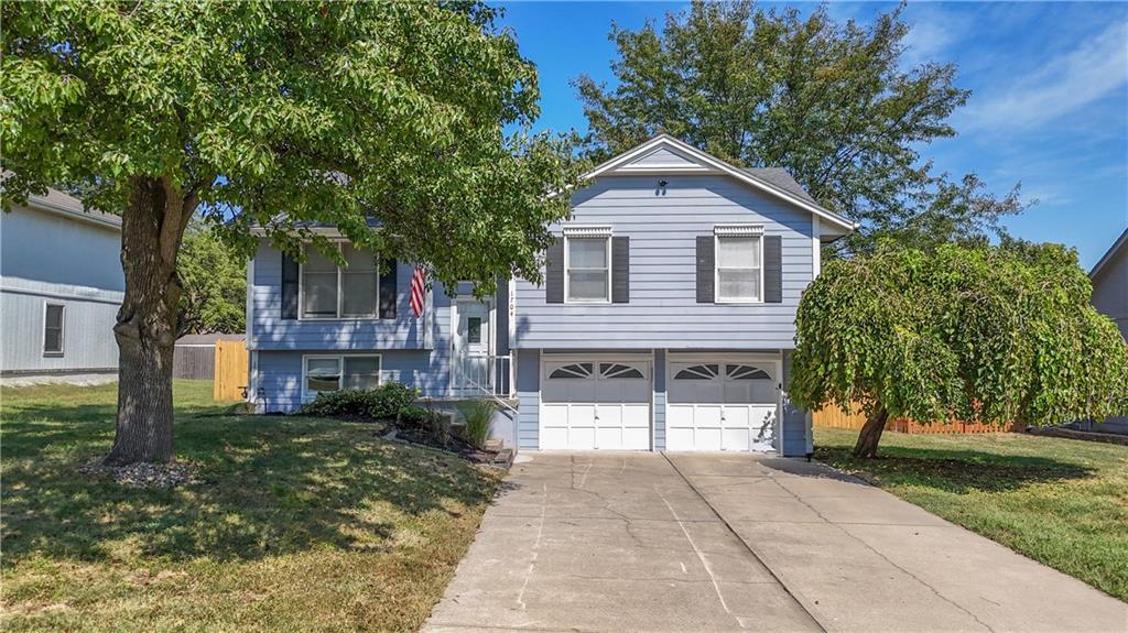 1704 NE Patterson St, Lee's Summit, MO 64063