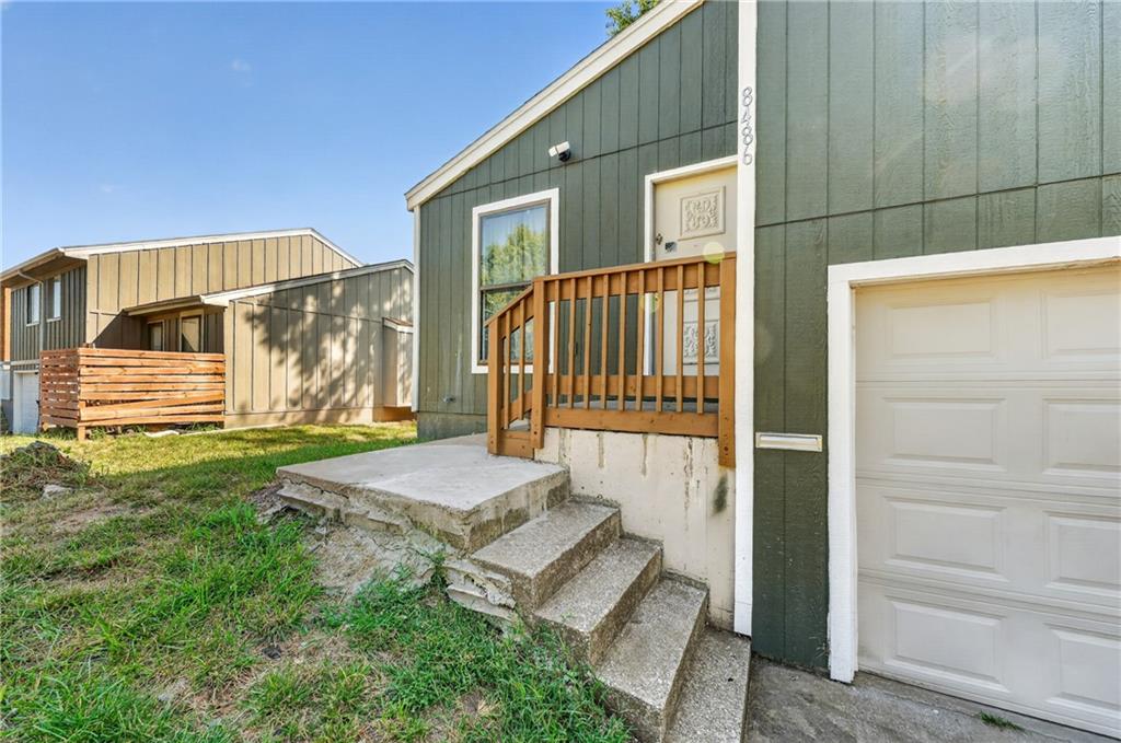 8484 - 8486 Lane Dr, Raytown, MO 64138