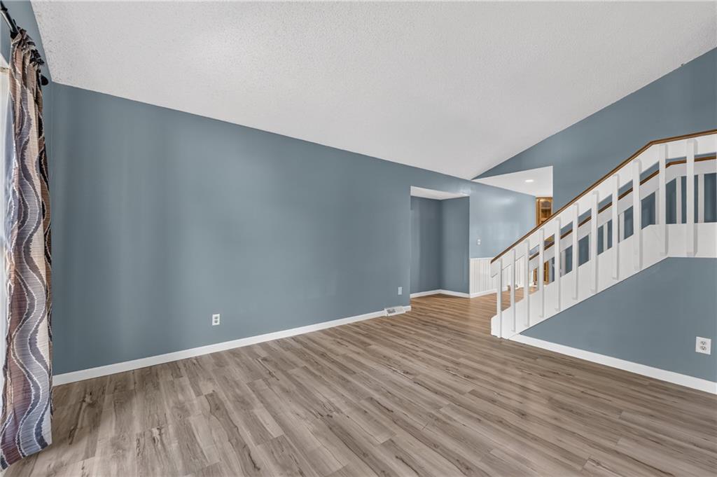 8484 - 8486 Lane Dr, Raytown, MO 64138