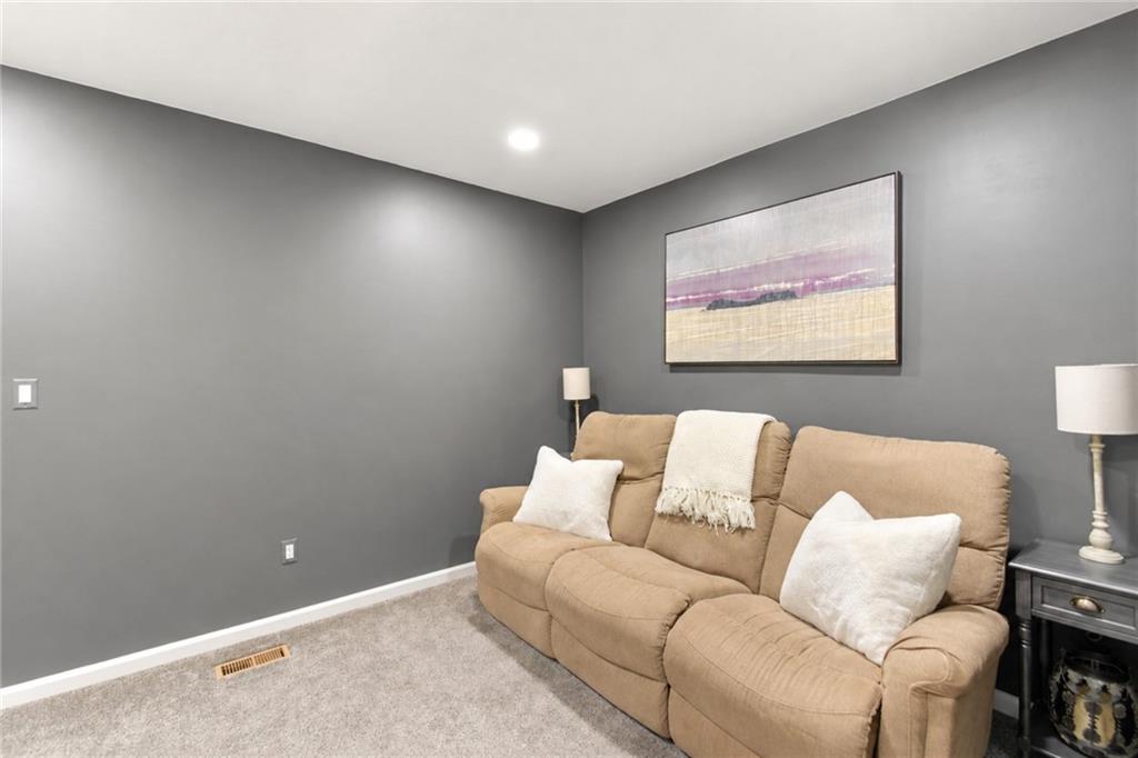 10108 Howe Dr, Leawood, KS 66206