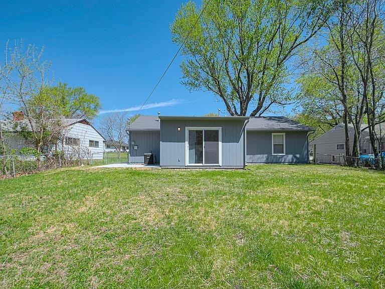6905 E 112th St, Kansas City, MO 64134
