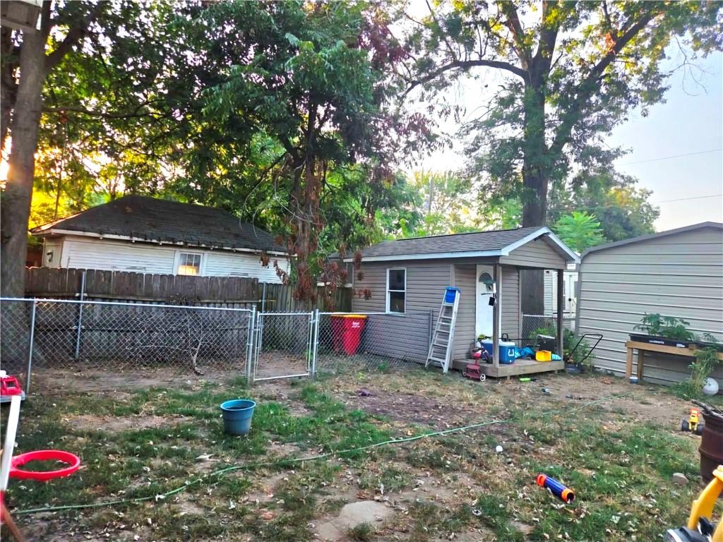 804 W 3rd St, Pittsburg, KS 66762