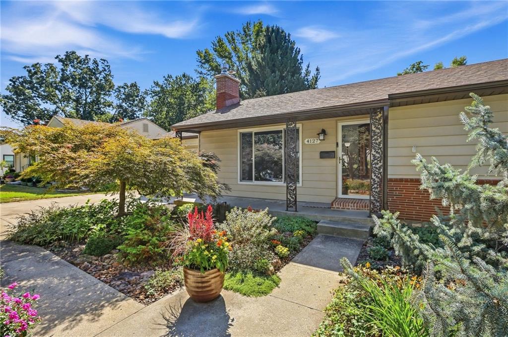 4127 W 54th St, Roeland Park, KS 66205