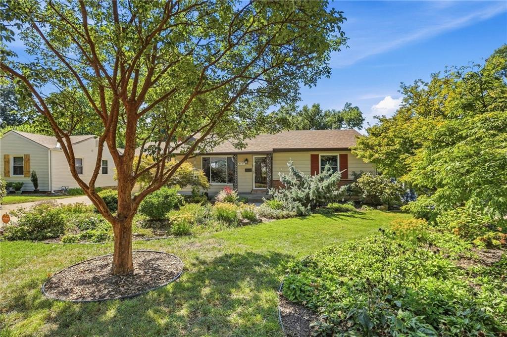4127 W 54th St, Roeland Park, KS 66205