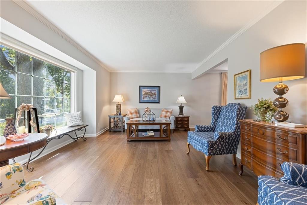 1728 E Sleepy Hollow Dr, Olathe, KS 66062