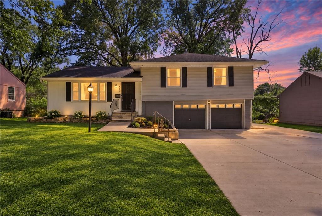 9611 E 80th Ter, Raytown, MO 64138