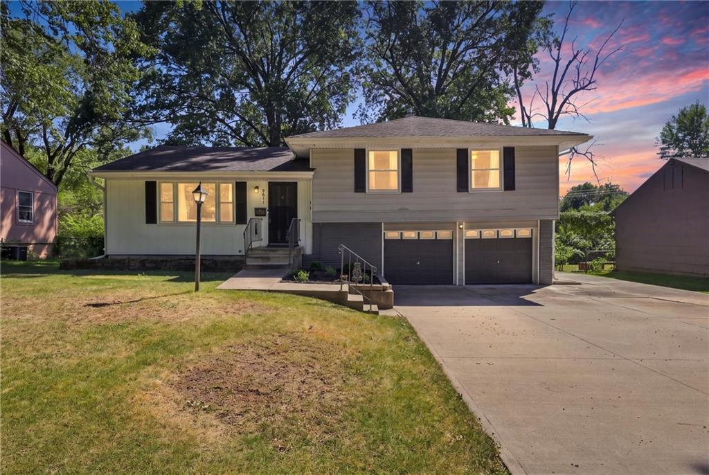 9611 E 80th Ter, Raytown, MO 64138