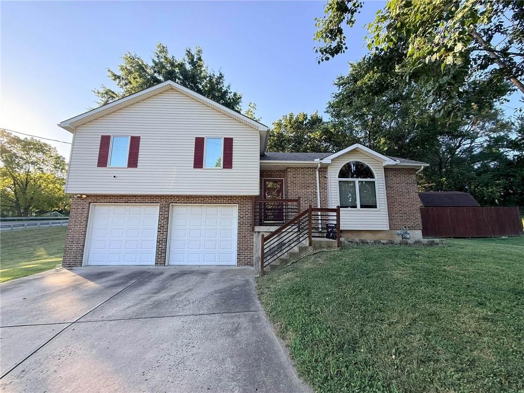 5215 Douglas Ave, Kansas City, KS 66106
