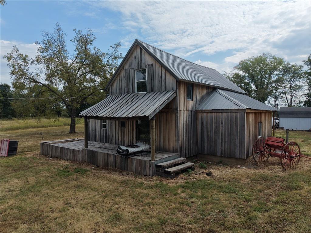2251 E 360 Rd, Bolivar, MO 65685