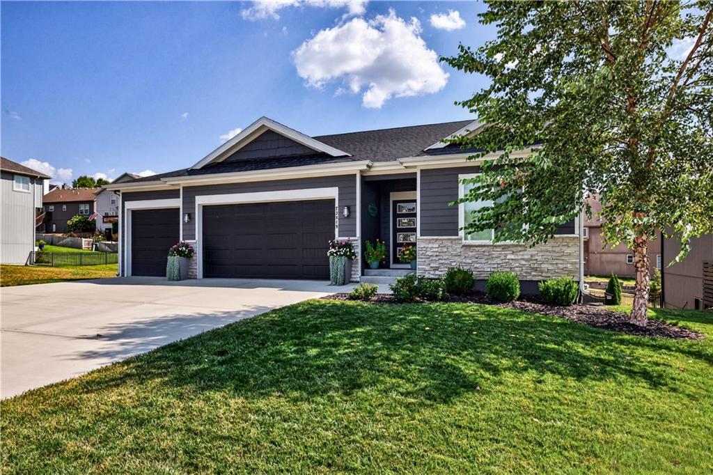 23819 W 125th Ter, Olathe, KS 66061