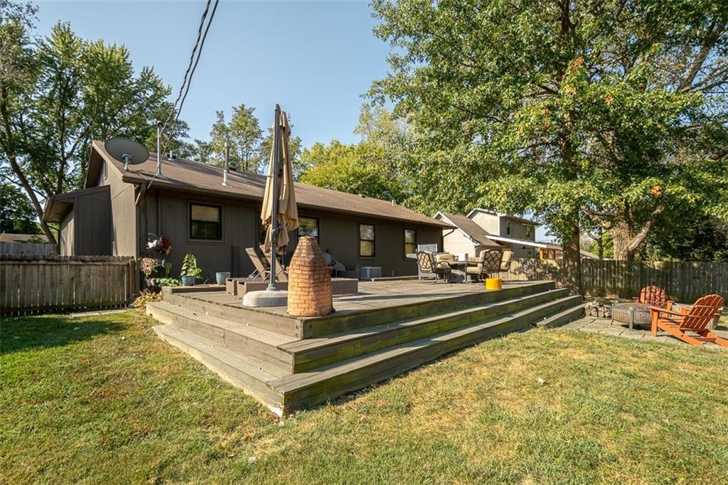 218 King St, Baldwin City, KS 66006