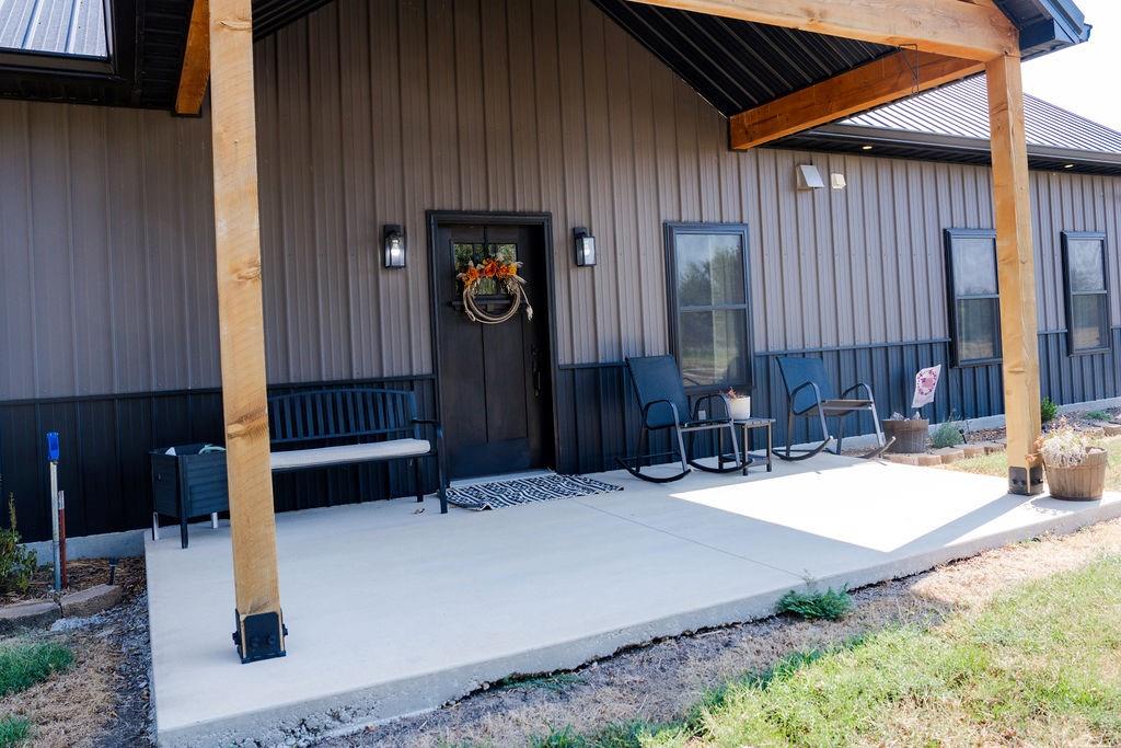 17017 Pratt Rd, Altamont, KS 67330