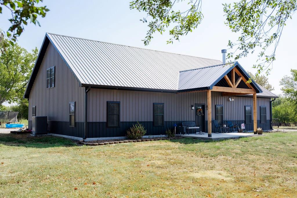 17017 Pratt Rd, Altamont, KS 67330