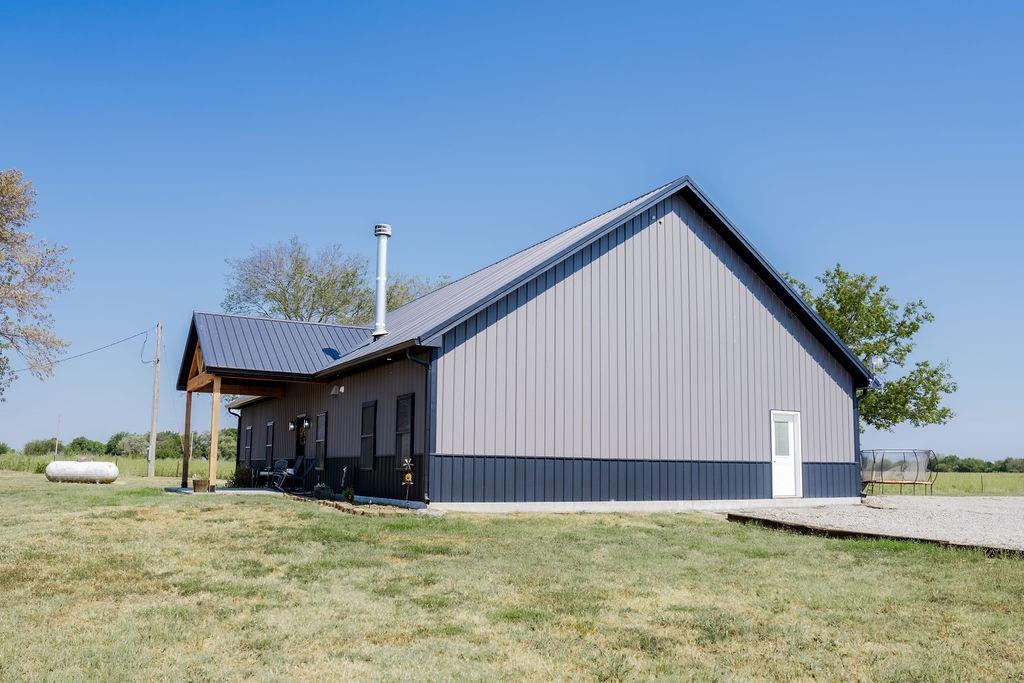 17017 Pratt Rd, Altamont, KS 67330
