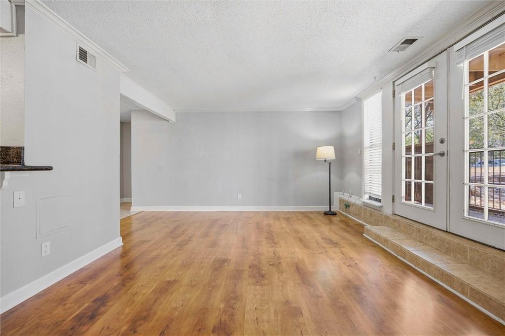 4727 Jarboe St #41, Kansas City, MO 64112