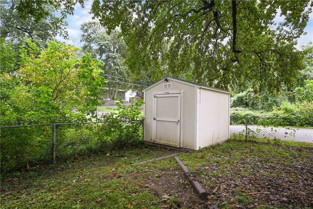5501 N Highland Ave, Kansas City, MO 64118