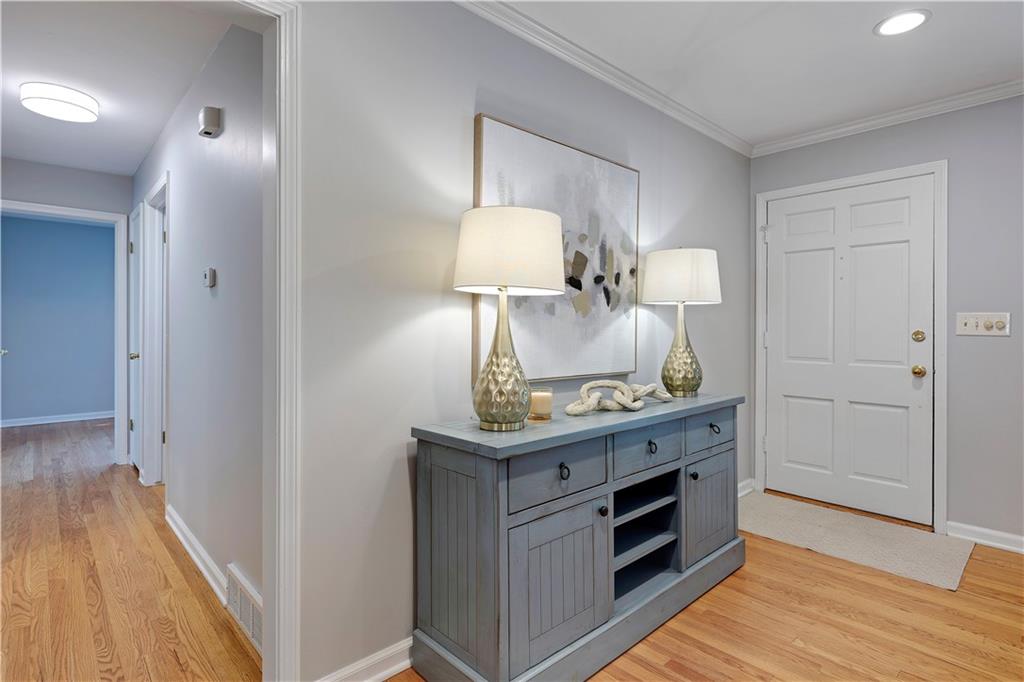 7601 Chadwick St, Prairie Village, KS 66208
