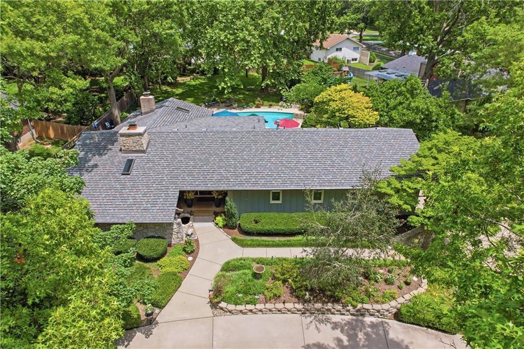 5204 W 83rd Ter, Prairie Village, KS 66207