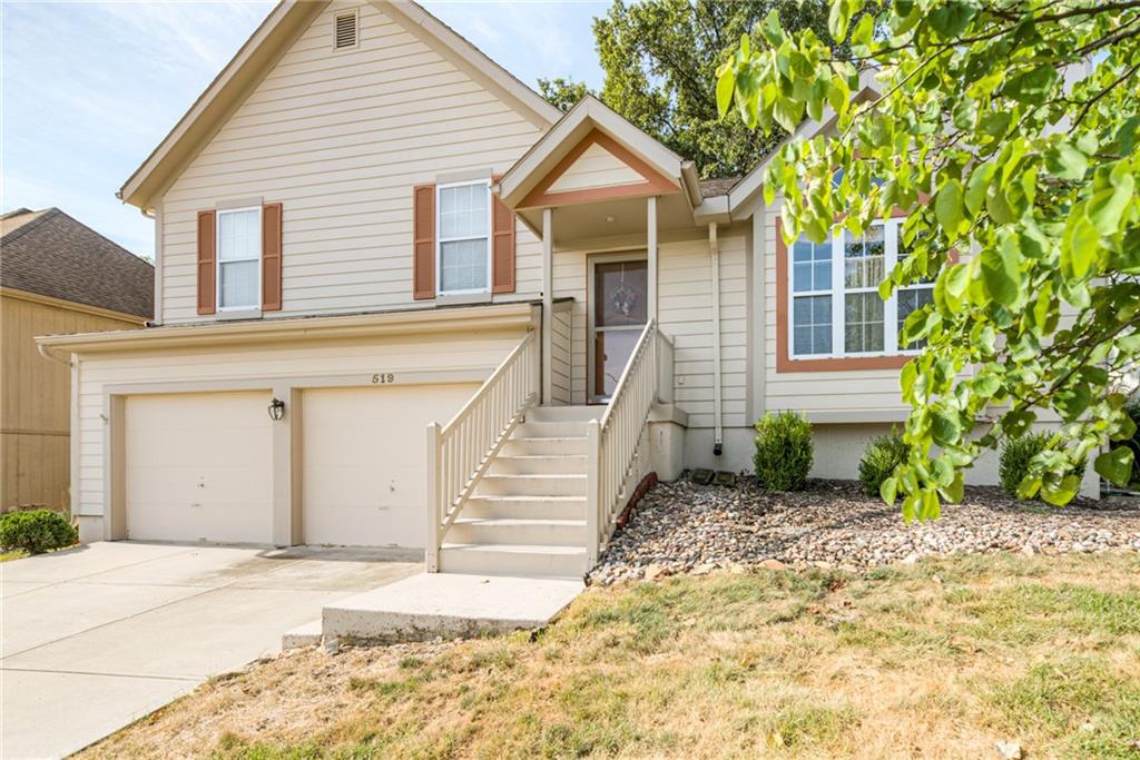 519 E 123rd Ter, Kansas City, MO 64145