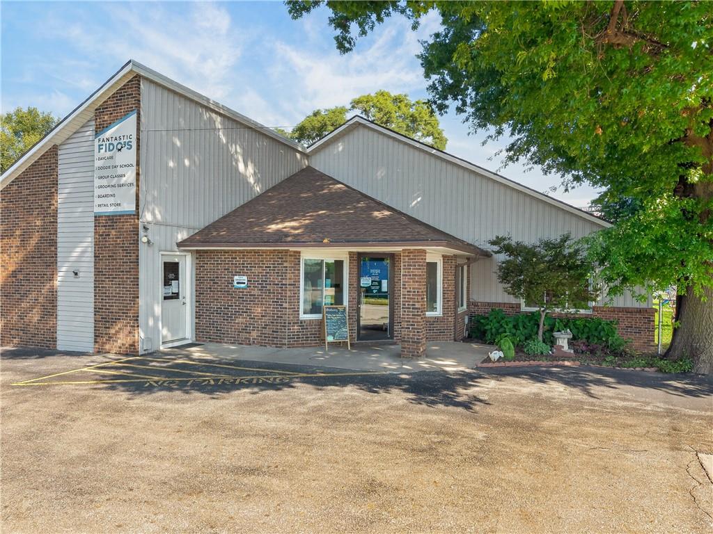 6108 N Belt Hw, Country Club, MO 64505