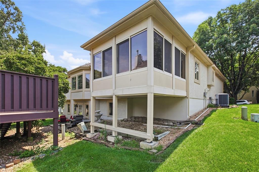 7924 W 118th Ter, Overland Park, KS 66210