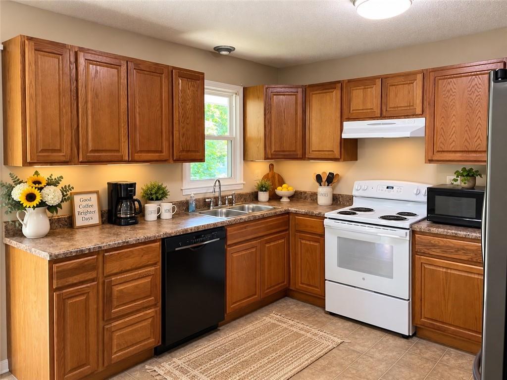 313 SW 18th Ter, Blue Springs, MO 64015
