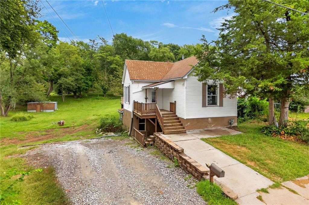 6309 S 3rd St, St Joseph, MO 64504