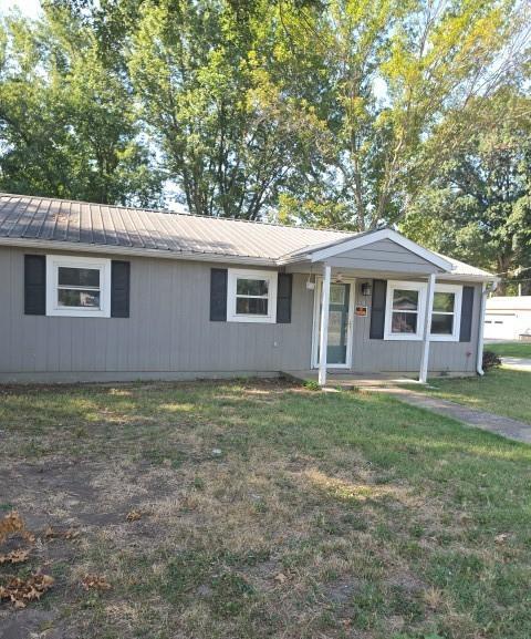 901 E Maple St, Rich Hill, MO 64779