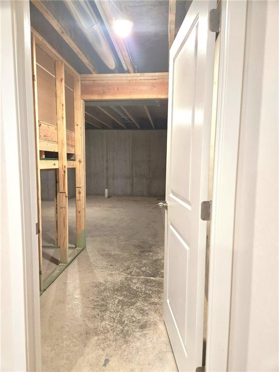 21050 W 217th St, Spring Hill, KS 66083