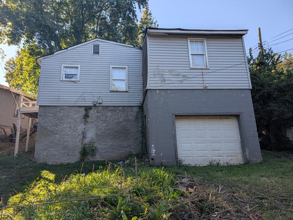 8704 Roberts Ave, Kansas City, MO 64125