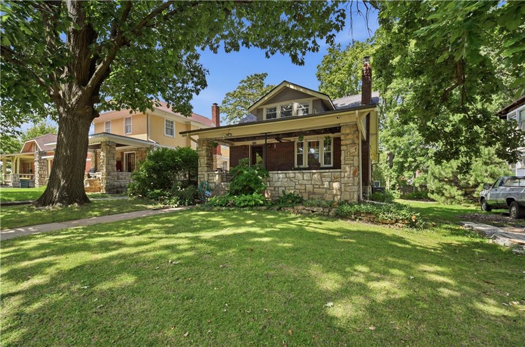 5836 Harrison St, Kansas City, MO 64110