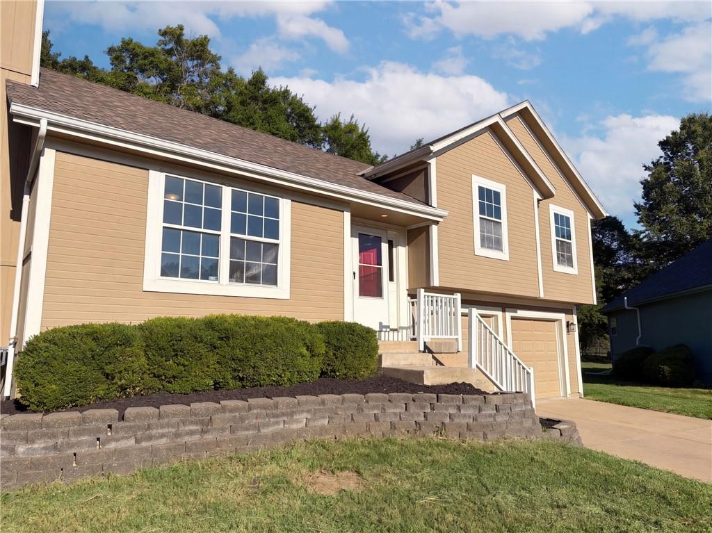 801 Courtland Ct, Belton, MO 64012