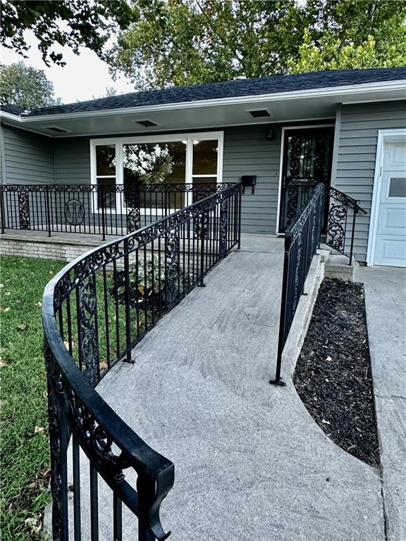 203 W 11th St W, Maryville, MO 64468