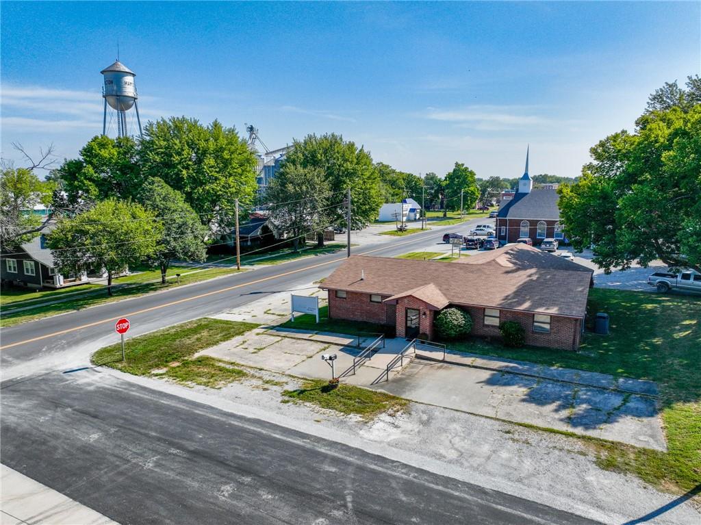 101 S Frame St, Hamilton, MO 64644