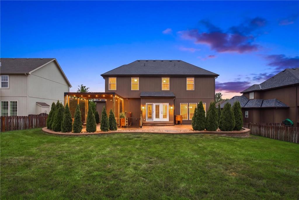 5703 NW 93rd St, Kansas City, MO 64154
