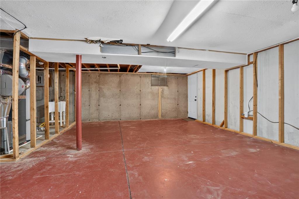 10006 W 91st St, Overland Park, KS 66212