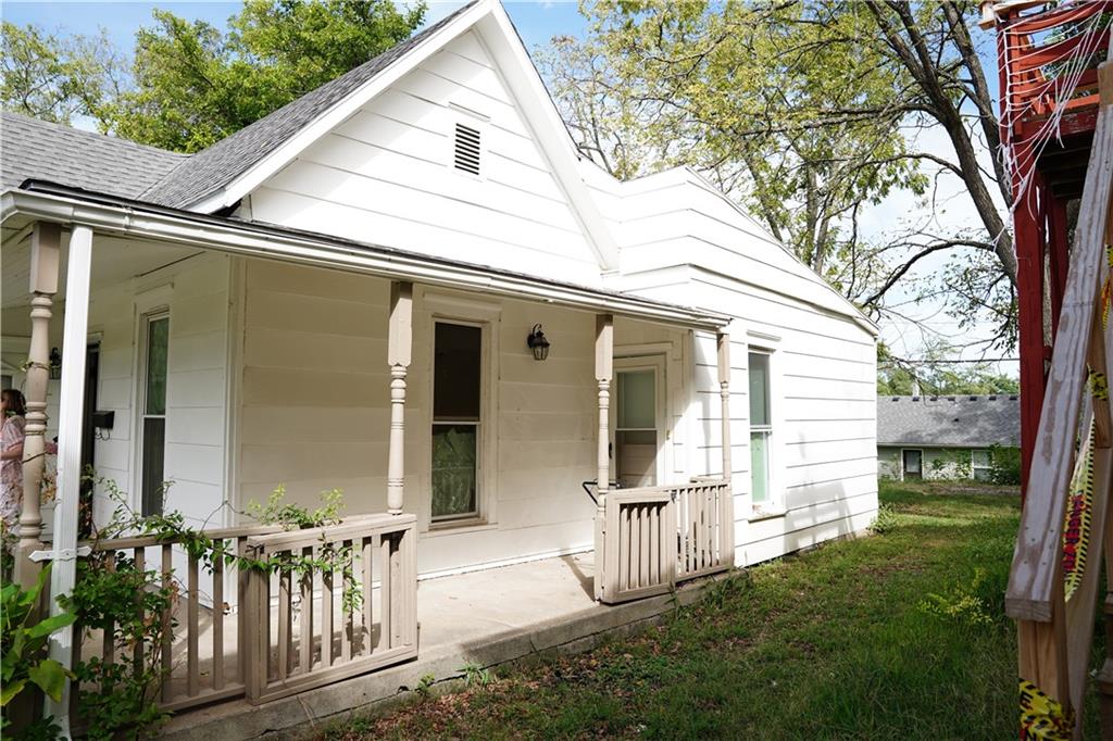211 Ming St, Warrensburg, MO 64093